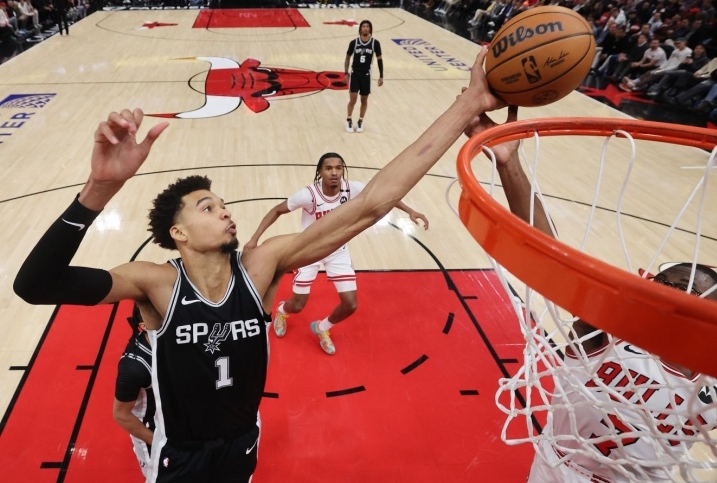 Double-Double Vembanyamy nie uratował San Antonio przed porażką w meczu z Indianą w Paryżu